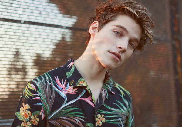 Interview: Froy on his debut single ‘Sideswipe’ and future music.
