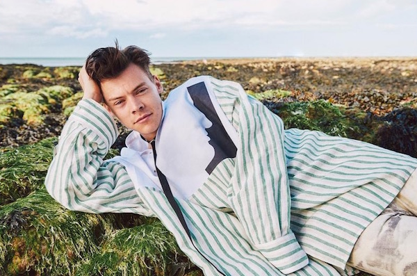 Harry Styles is on tour and wants you to "treat people with kindness