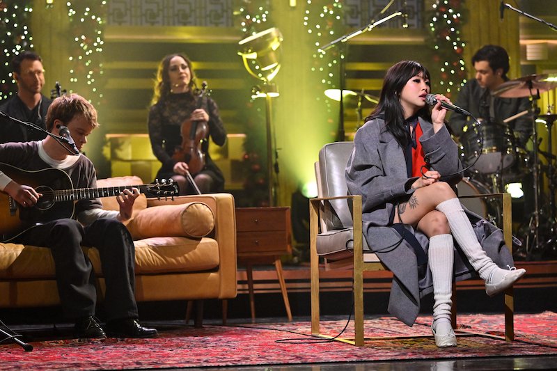 Watch: Beabadoobee performs 'The Perfect Pair' live on The Tonight Show.