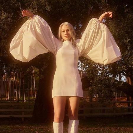 洋楽 No Rome Charli XCX & The 1975 Spinning No Rome, Charli XCX, the 1975 Drop Animated Video for 'Spinning'