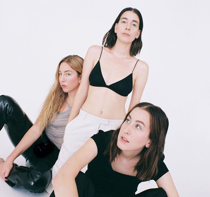 Watch Haim Perform I Know Alone On The Late Show With Stephen Colbert Coup De Main Magazine