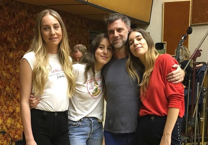 Fact Alana Haim Is Co Starring With Cooper Hoffman In Paul Thomas Anderson S Next Film Coup De Main Magazine