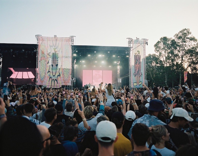 Here's five reasons why you should attend Laneway Festival 2024. Coup