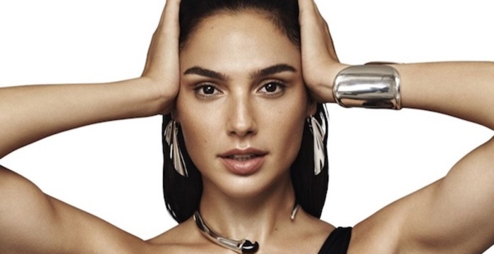 Gal Gadot on the cover of Glamour UK, December 2017. | Coup De Main ...